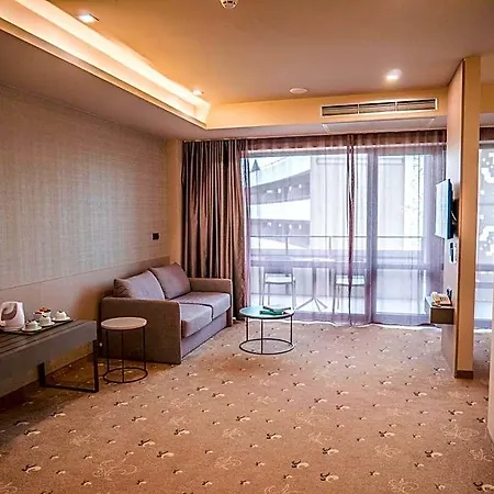 Aqua Paradise & Aqua Park 4* نيسيبار