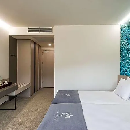 호텔 Aqua Paradise & Aqua Park 4*
