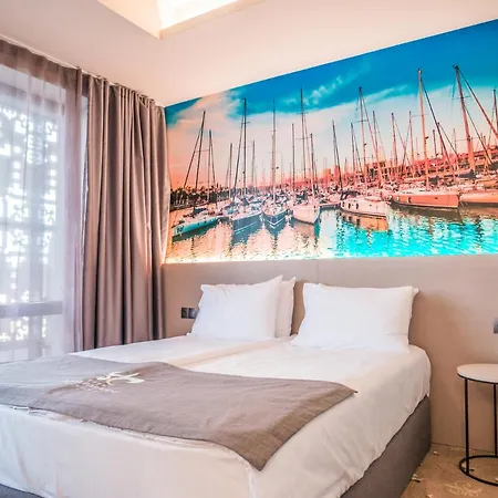 Отель Aqua Paradise & Aqua Park 4*