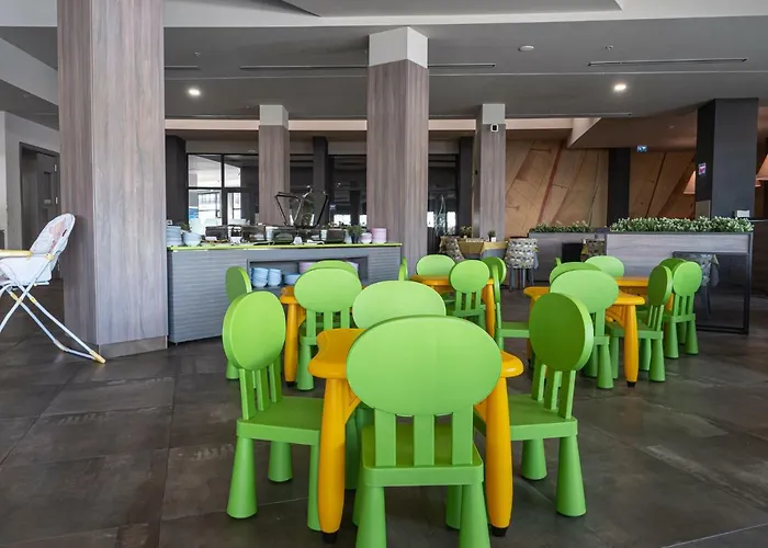 Хотел Aqua Paradise & Aqua Park 4*